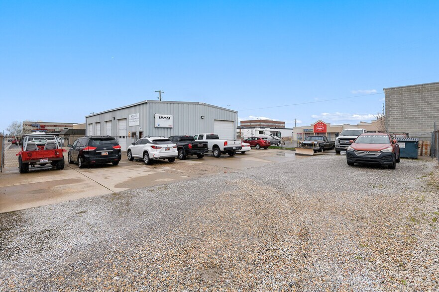 More Photos Of 560 W 800 S, Bountiful Auto Repair For Sale