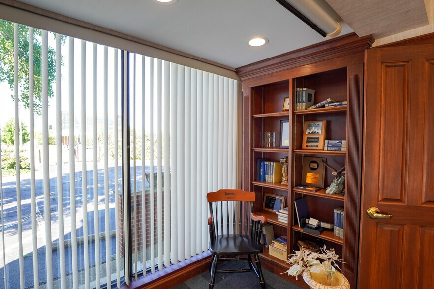 More Photos Of 179 Fairfield Ave, Dayton Office For Sale