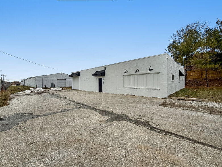 Primary Photo Of 3940 Dixon St, Des Moines Service For Lease