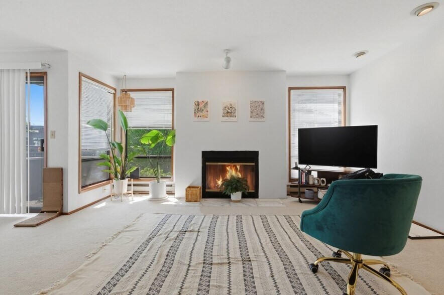 More Photos Of 1700 64th St NW, Seattle Apartments For Sale