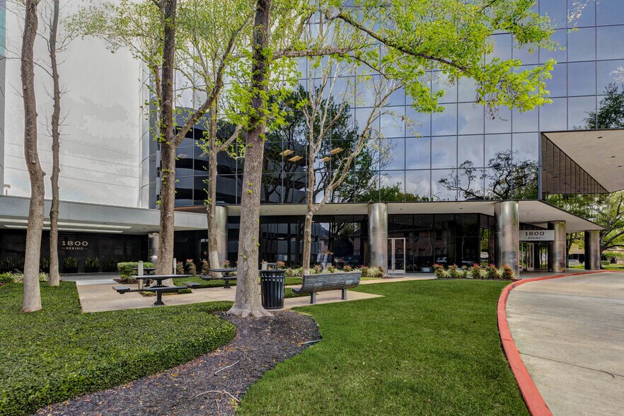 More Photos Of 1800 Bering Dr, Houston Office For Lease