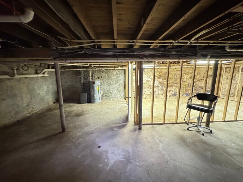 More Photos Of 10 Broadway, North Haven Storefront Retail Office For Lease