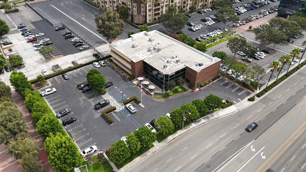 More Photos Of 1601 E Orangewood Ave, Anaheim Office For Lease