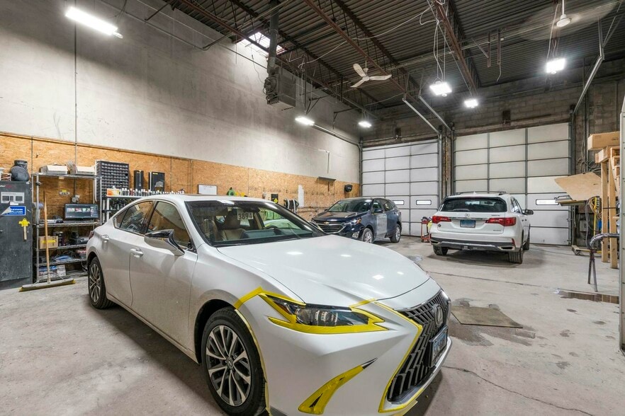 More Photos Of 85-87 James St, East Hartford Flex For Sale