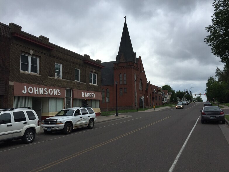 More Photos Of 2224 W 3rd St, Duluth Storefront Retail Office For Sale