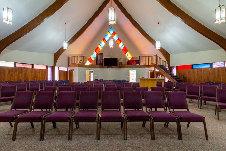 More Photos Of 1755 Dover St, Lakewood Religious Facility For Lease