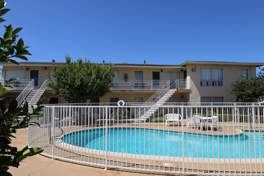 More Photos Of 931-935 S Trident St, Anaheim Apartments For Sale