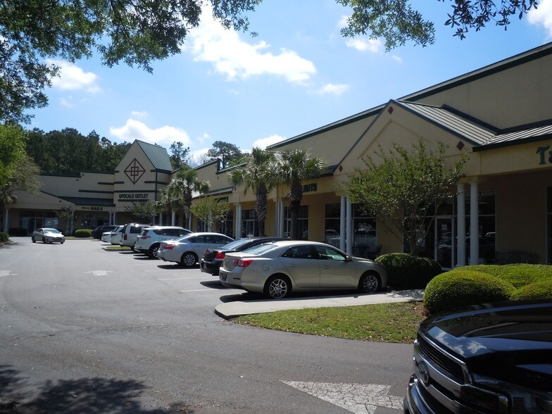 More Photos Of 70 Pennington Dr, Bluffton Unknown For Lease