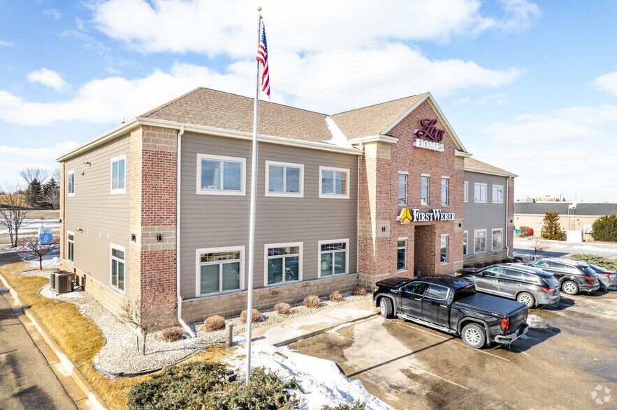 More Photos Of 435 Village Walk Ln, Johnson Creek Office For Lease