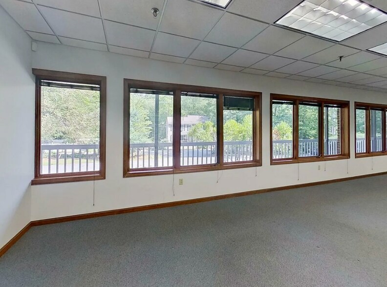 More Photos Of 135 Folly Mill Rd, Seabrook Office Residential For Sale
