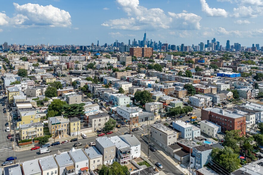 More Photos Of 910 Grand Ave, North Bergen Warehouse For Sale