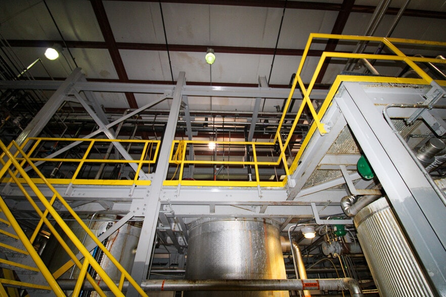 More Photos Of 5640 44th Ave S, Clinton Office For Sale