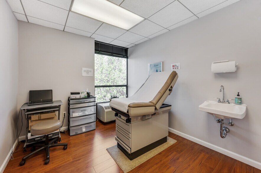 More Photos Of 14904 Richmond Hwy, Woodbridge Medical For Sale