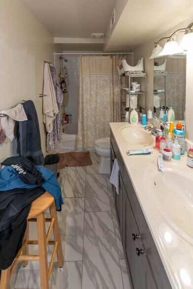 More Photos Of 316 S Broadway, Baltimore Storefront Retail Residential For Sale