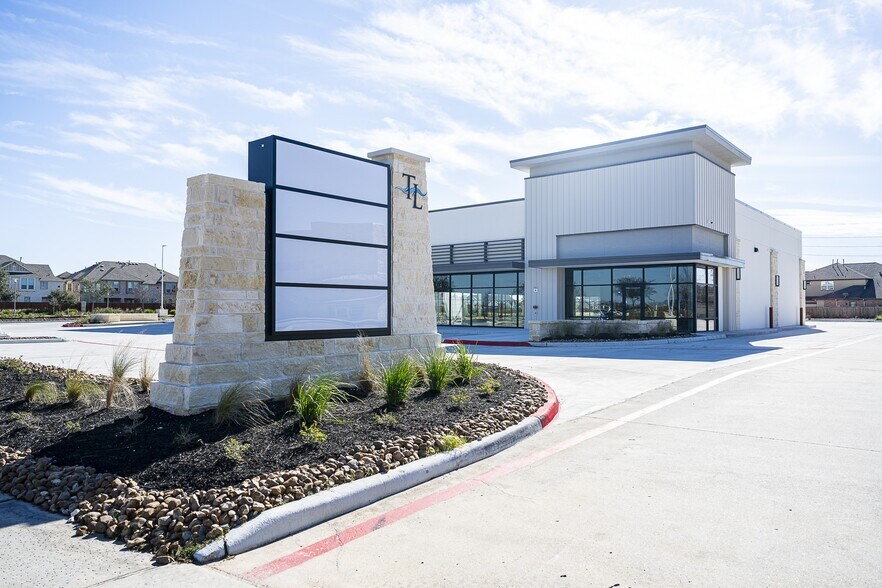 More Photos Of 11231 Greenhouse Rd, Cypress Storefront For Lease