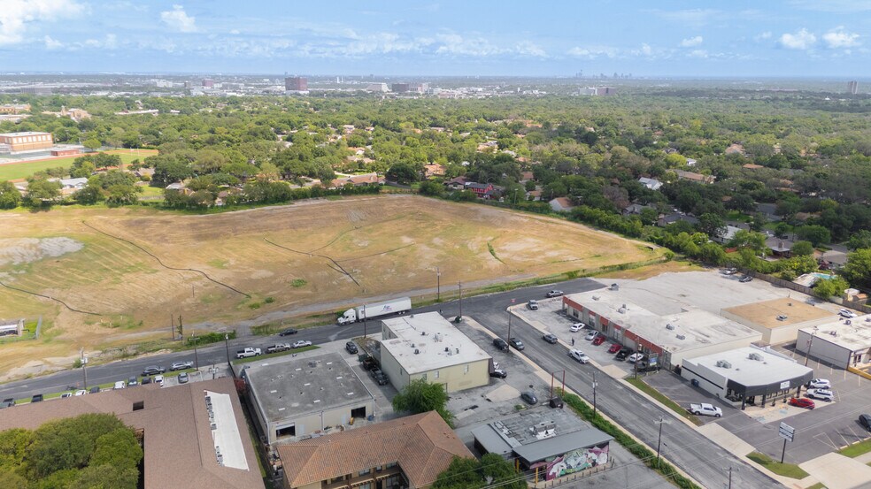 More Photos Of 1003 Beckett Dr, San Antonio Office For Sale