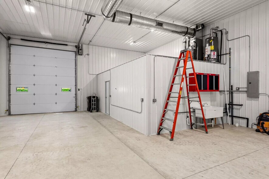 More Photos Of 409 N Ohio St, Wanatah Industrial For Sale