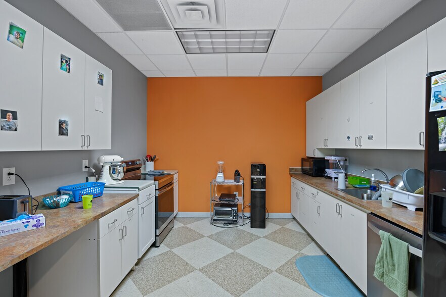 More Photos Of 6300-6310 Chapel Hill Rd, Raleigh Office For Sale
