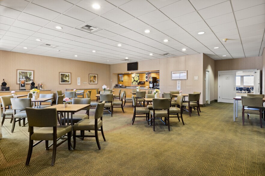 More Photos Of 2510 W Greenway Rd, Phoenix Hotel For Sale