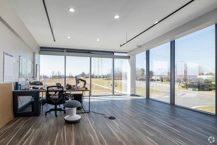 More Photos Of 410 Jack Enders Blvd, Berryville Industrial For Lease