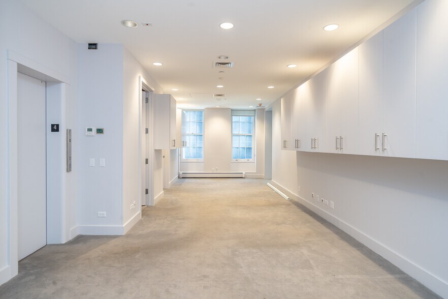 More Photos Of 31 W 54th St, New York Storefront Retail Office For Sale