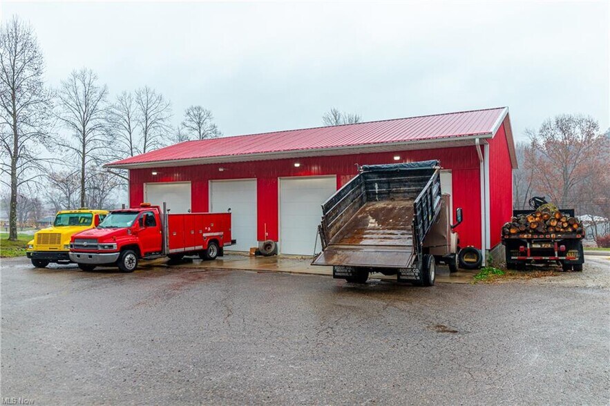 More Photos Of 1567 Cassingham Hollow Dr, Coshocton Flex For Sale