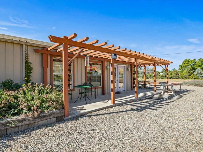 Primary Photo Of 3669 G Rd, Palisade Freestanding For Sale