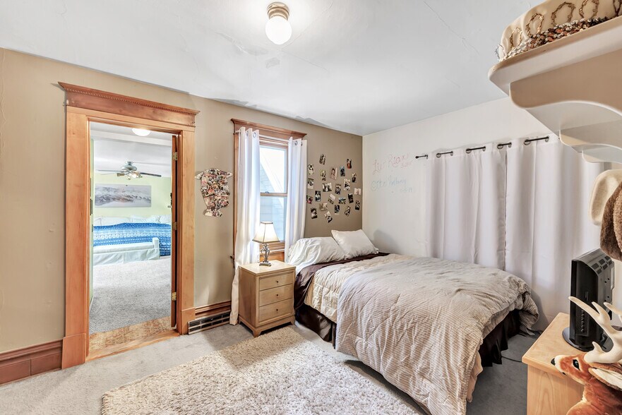 More Photos Of 513-529 Duluth Ave, Sturgeon Bay, Sturgeon Bay General Retail For Sale