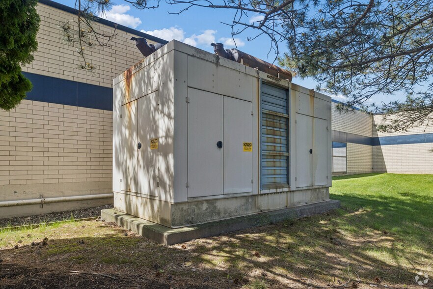 More Photos Of 1 Redcom Ctr, Victor Office For Sale