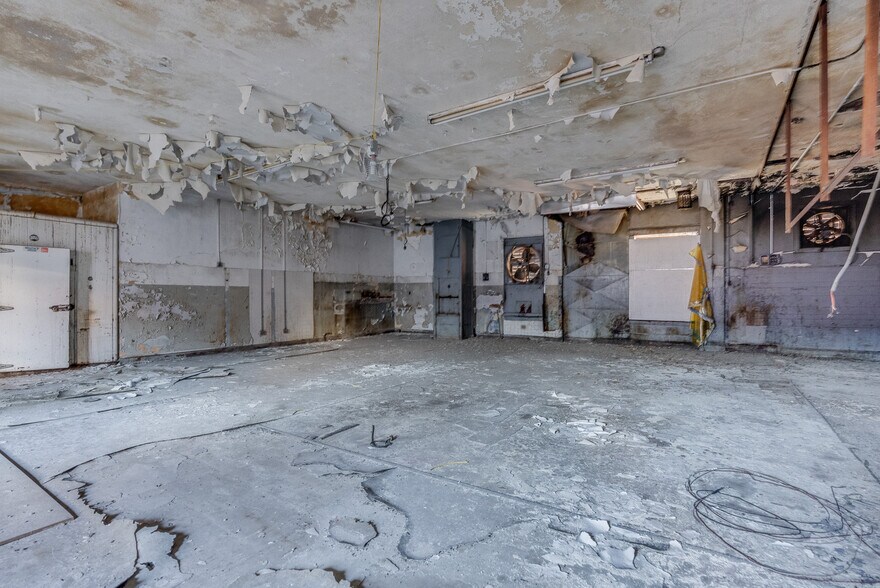 More Photos Of 567-573 Dwight St, Holyoke Storefront For Sale