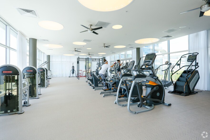 More Photos Of 2929 Weslayan St, Houston Apartments For Lease