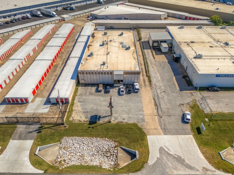 More Photos Of 6580 E Skelly Dr, Tulsa Manufacturing For Sale