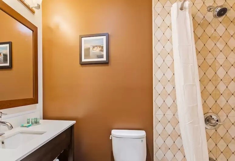 More Photos Of 1025 Beach 21st St, Far Rockaway Hotel For Sale