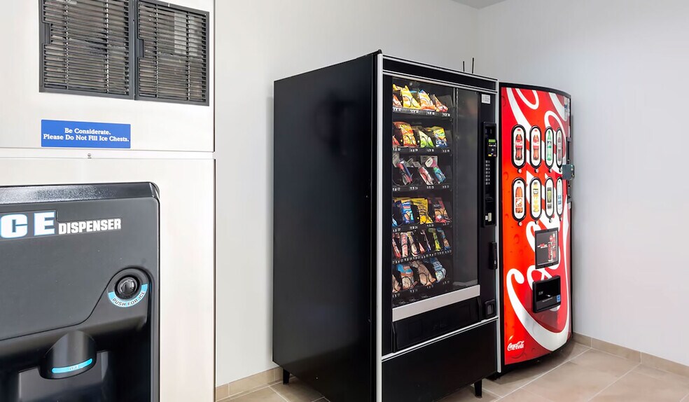 More Photos Of 209 Cedar Ln, Channelview Hotel For Sale