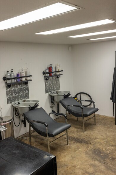 More Photos Of 8333 SE Stark St, Portland Office For Sale