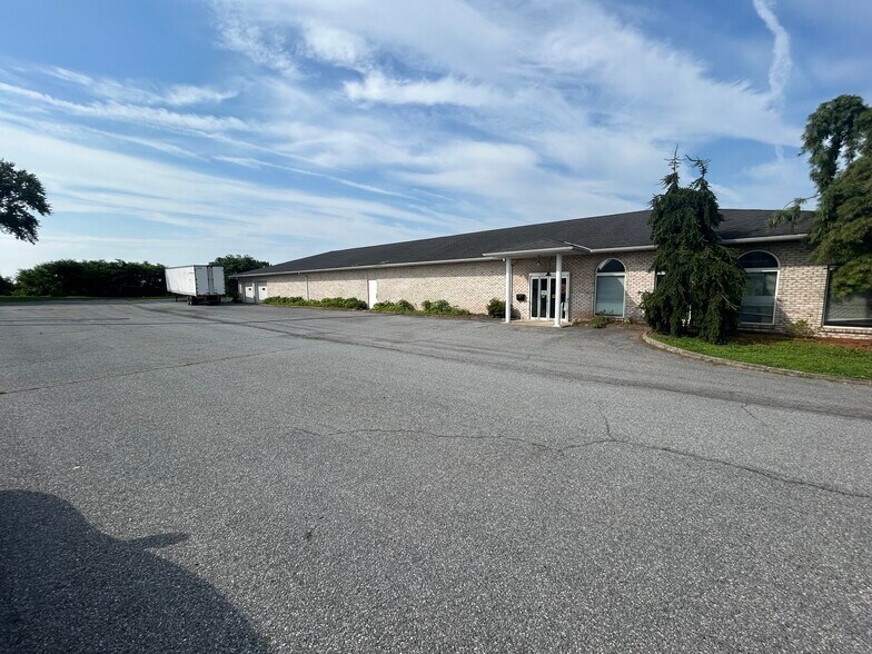 More Photos Of 3801 Perkiomen Ave, Reading General Retail For Sale