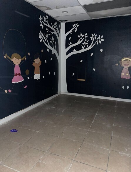 More Photos Of 1305 Vegas Valley Dr, Las Vegas Unknown For Lease