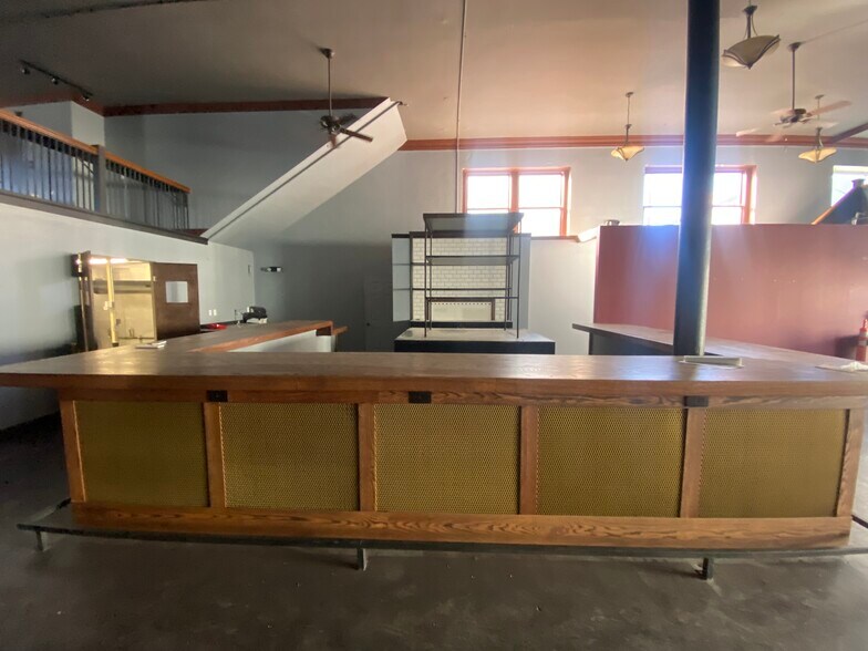 More Photos Of 220 S Campbell Ave, Springfield Storefront Retail Office For Sale