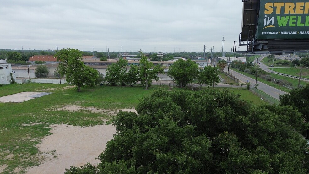 More Photos Of 1010 Hoefgen Avenue, San Antonio Land For Sale