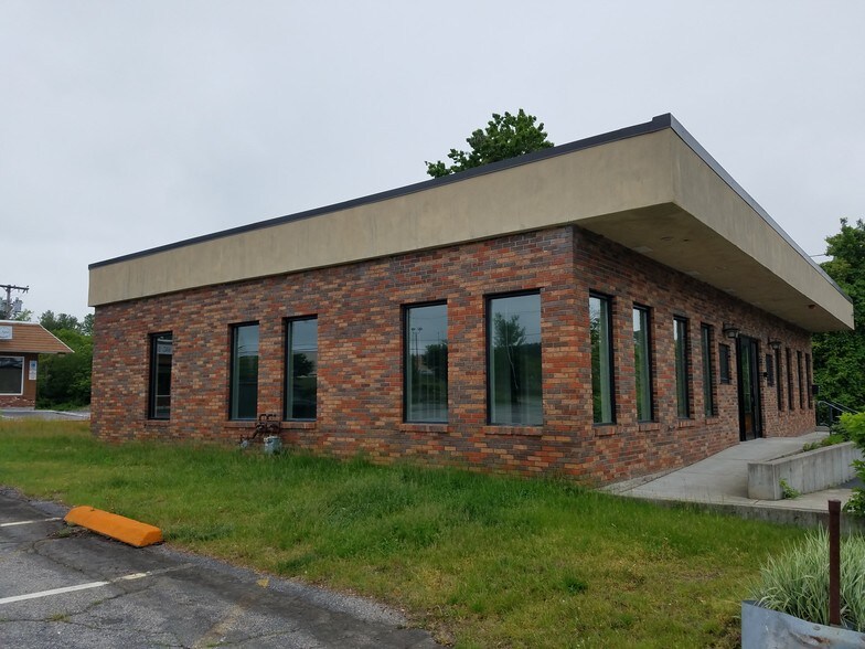 More Photos Of 458 Putnam Pike, Greenville Daycare Center For Lease