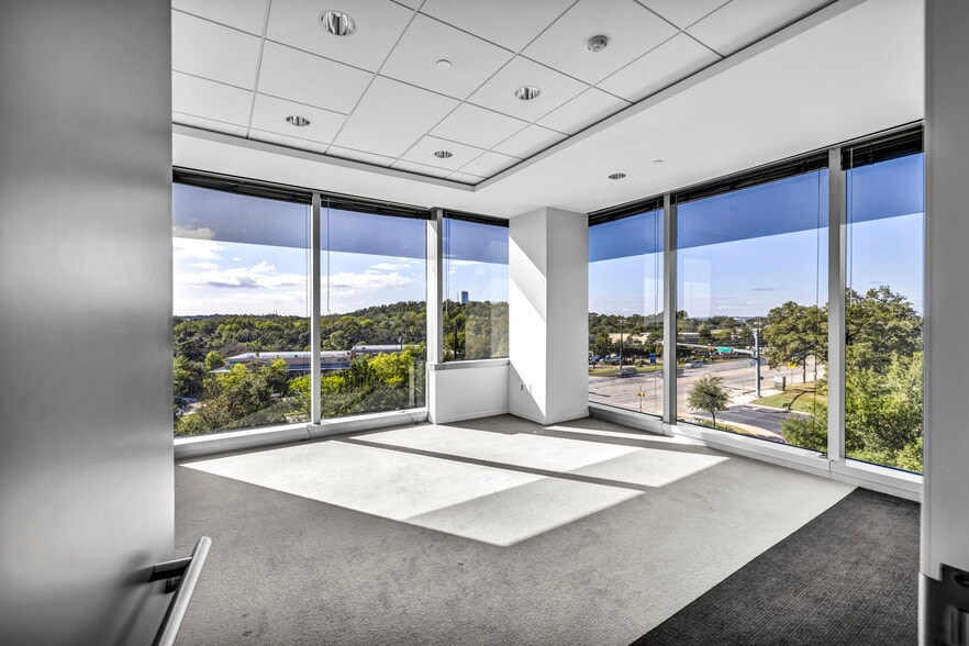 More Photos Of 6300 Bee Caves Rd, Austin Office For Lease