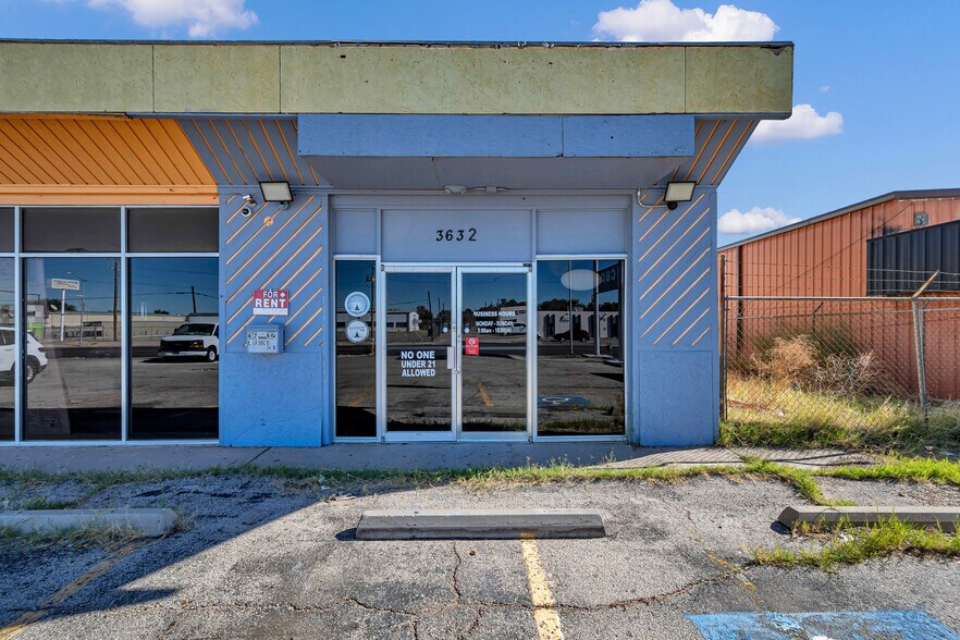 More Photos Of 3636 Andrews Hwy, Odessa Storefront For Lease