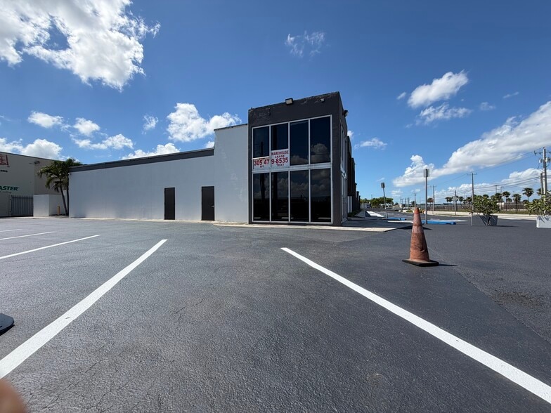 More Photos Of 5701-5731 NW 74th Ave, Miami Warehouse For Lease