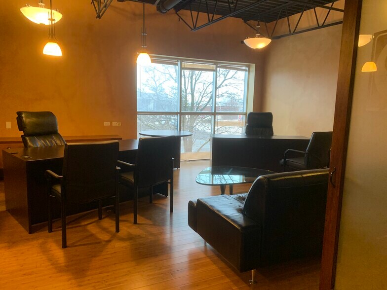 More Photos Of 15426 70th Ct, Orland Park Light Distribution For Sale