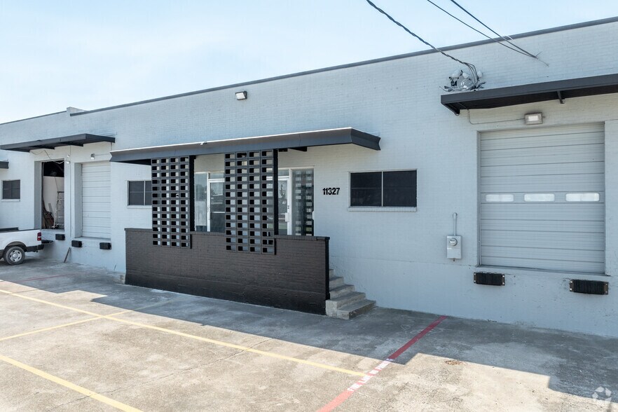 More Photos Of 11301-11345 Indian Trl, Dallas Warehouse For Lease