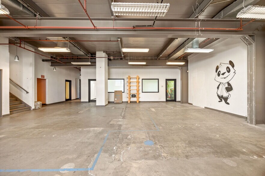 More Photos Of 3150 E 46th St, Los Angeles Loft Creative Space For Lease