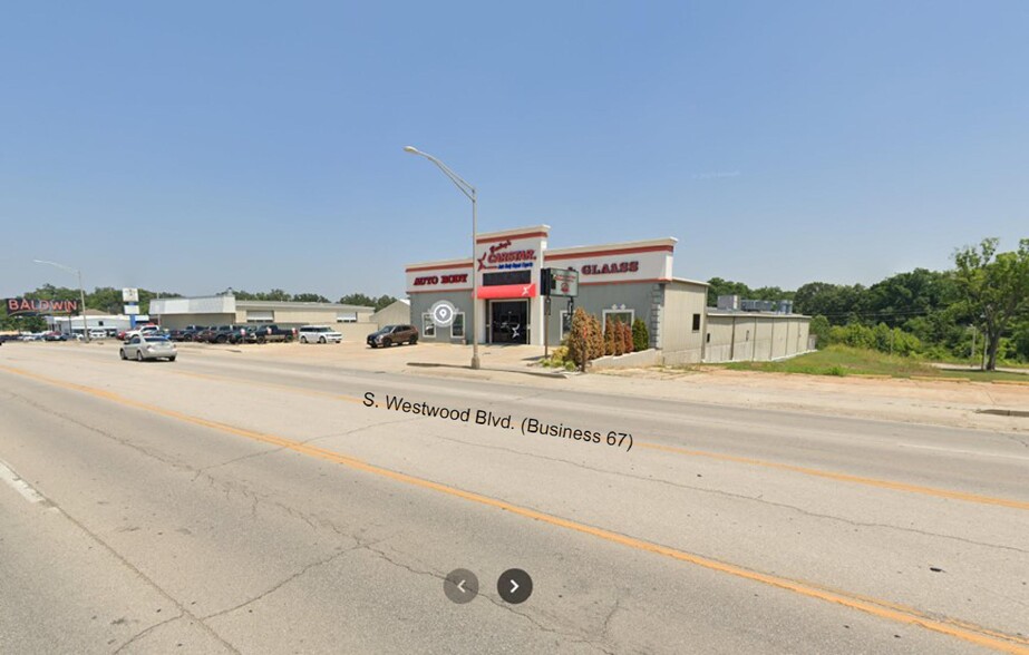 Primary Photo Of 624 S Westwood Blvd, Poplar Bluff Auto Repair For Sale