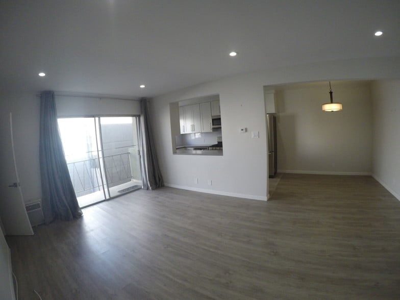 More Photos Of 7631 Norton Ave, West Hollywood Apartments For Sale