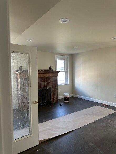 More Photos Of 800 Dekalb St, Bridgeport Storefront Retail Residential For Sale