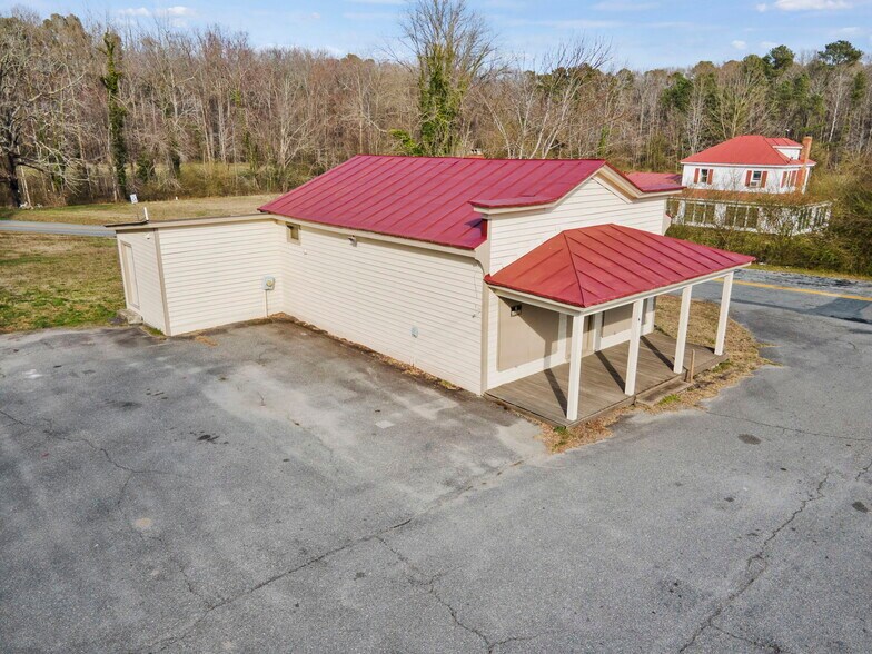 More Photos Of 10290 John Clayton Memorial Hwy, Gloucester Freestanding For Sale